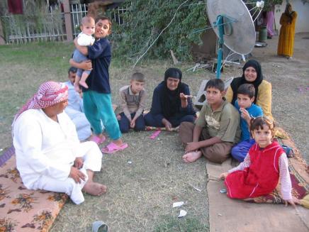 Following threats to leave Shia areas of Baghdad, newly displaced families are having difficulty finding places to stay, and often have to sleep rough