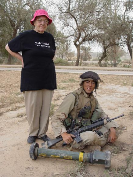 Cynthia Banas and a U.S. Marine (Baghdad, 2003): Photo by Jon Stephenson