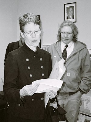 Sally Jones reads a letter from a constituent (Devra Morice / Next Left Notes)